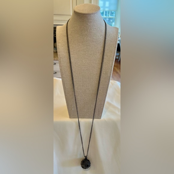 Round Pendant Necklace of Oxidized Silver and Black Onyx - Picture 4 of 16